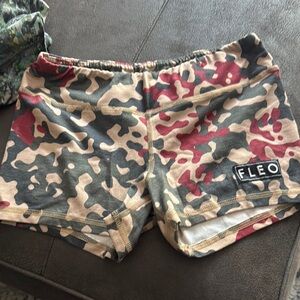 Fleo Red and Tan Athletic Shorts Camouflage Pattern